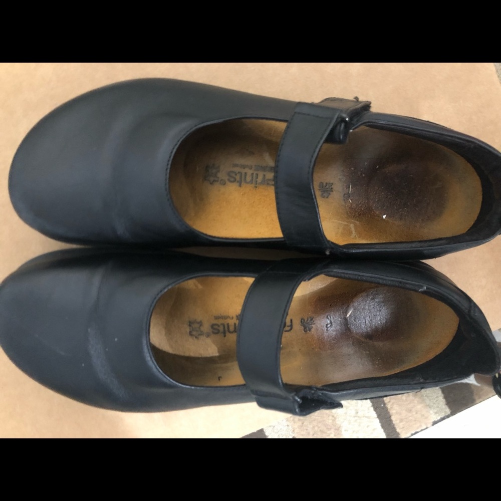 Shoe - Picture 6 of 6